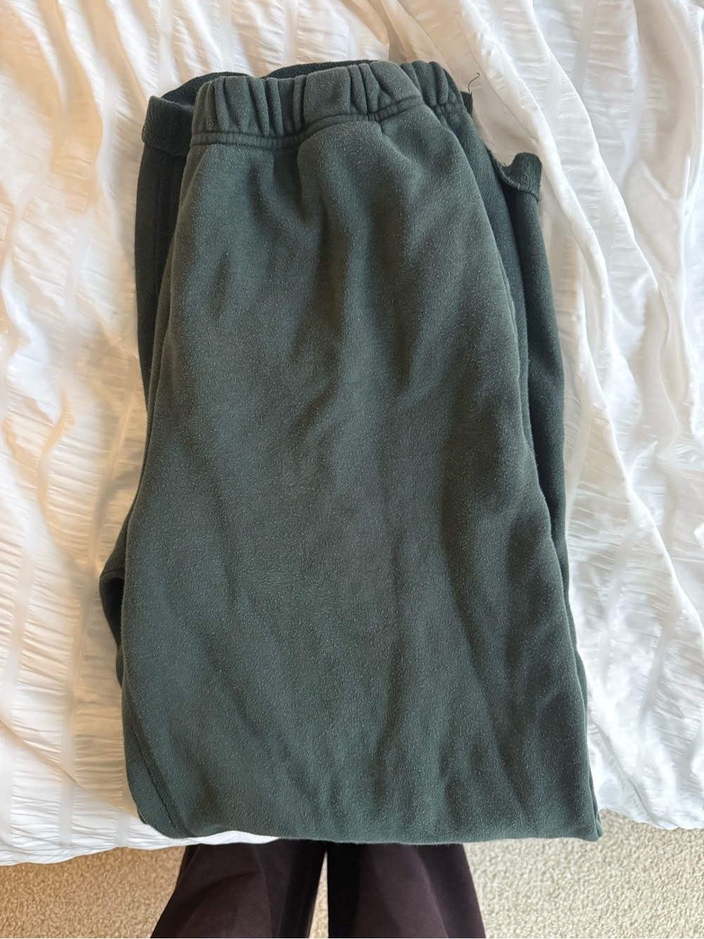 Skims wide leg sweatpants in spruce - Picture 3 of 4